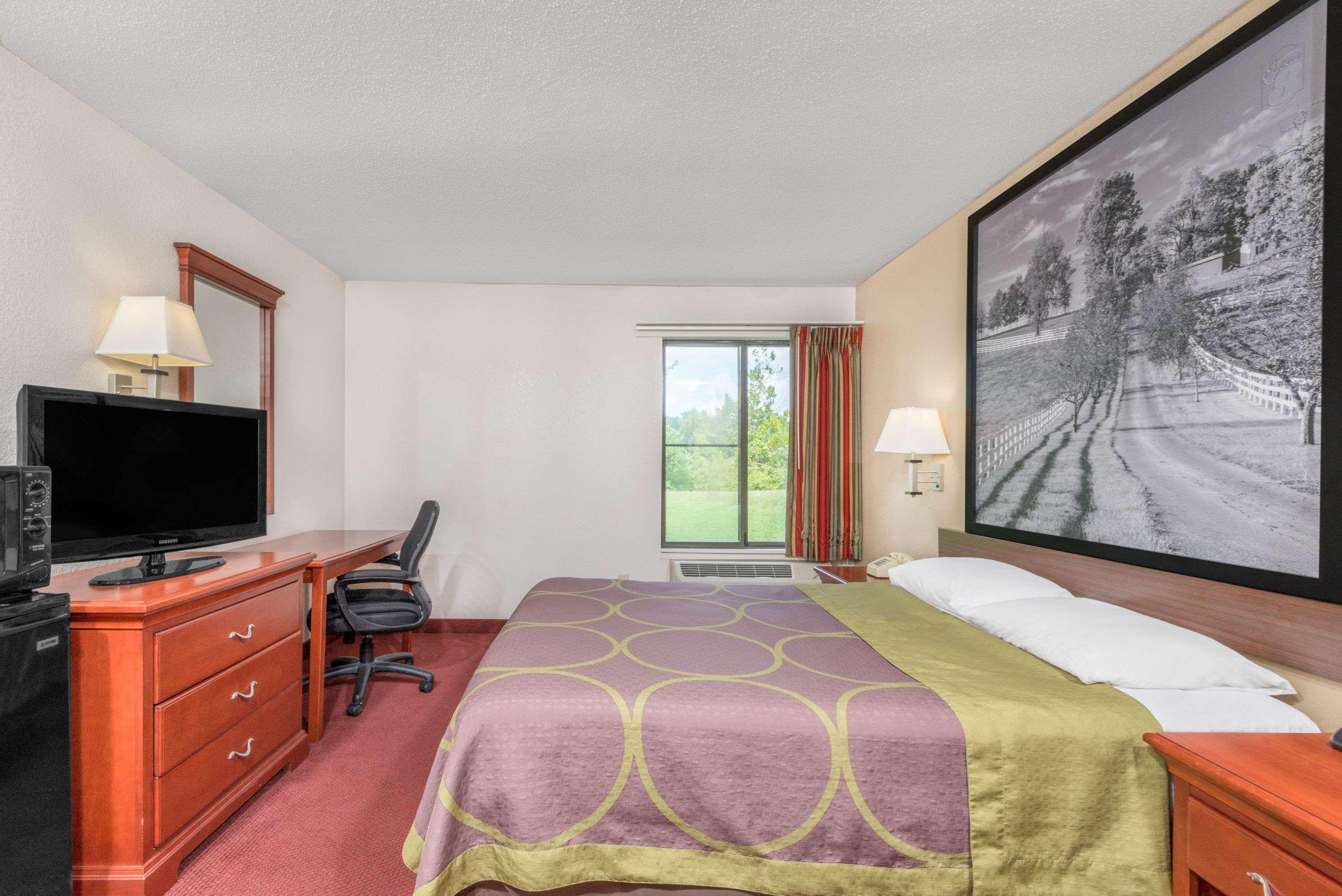 Super 8 By Wyndham Vincennes Motel Eksteriør bilde