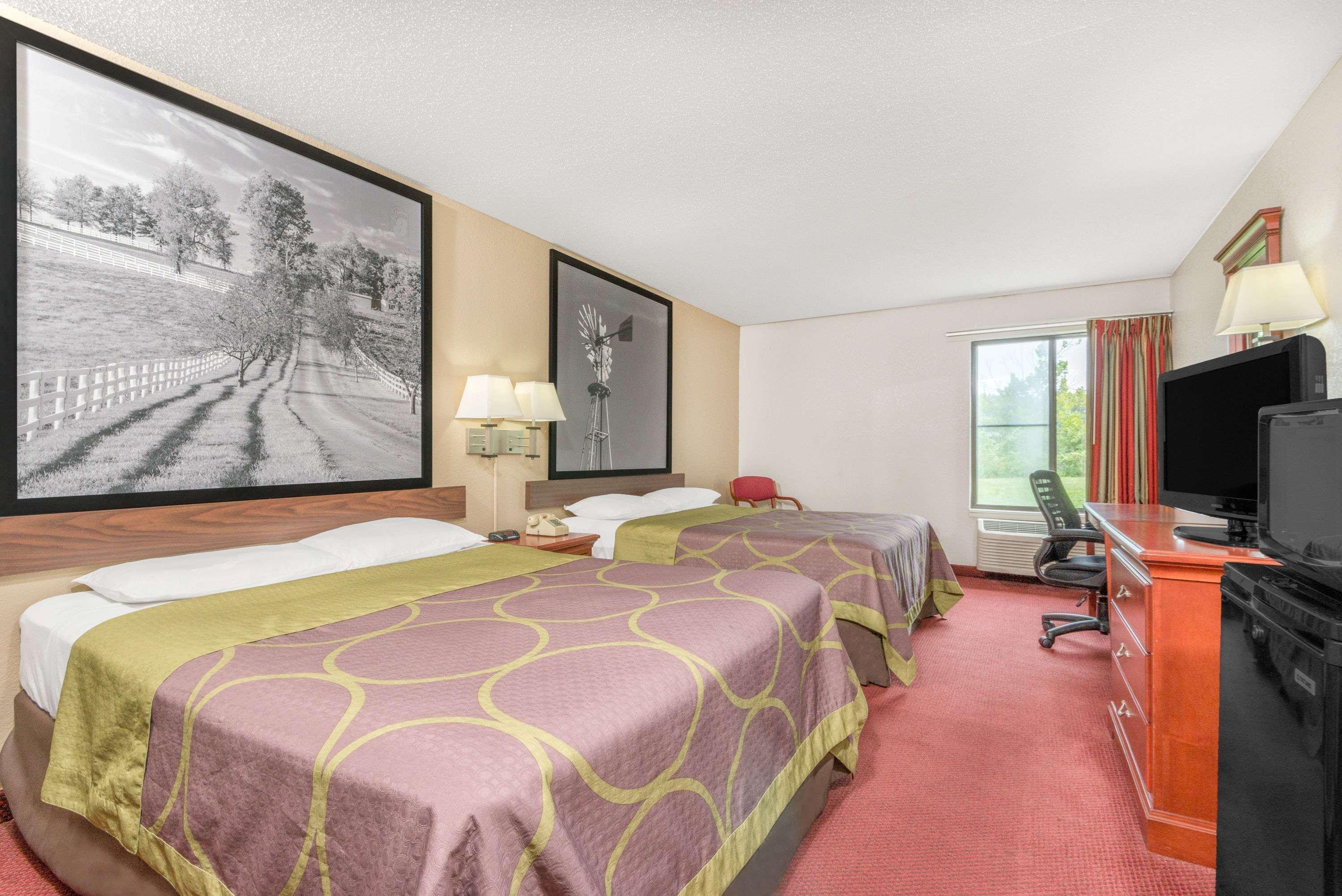 Super 8 By Wyndham Vincennes Motel Eksteriør bilde
