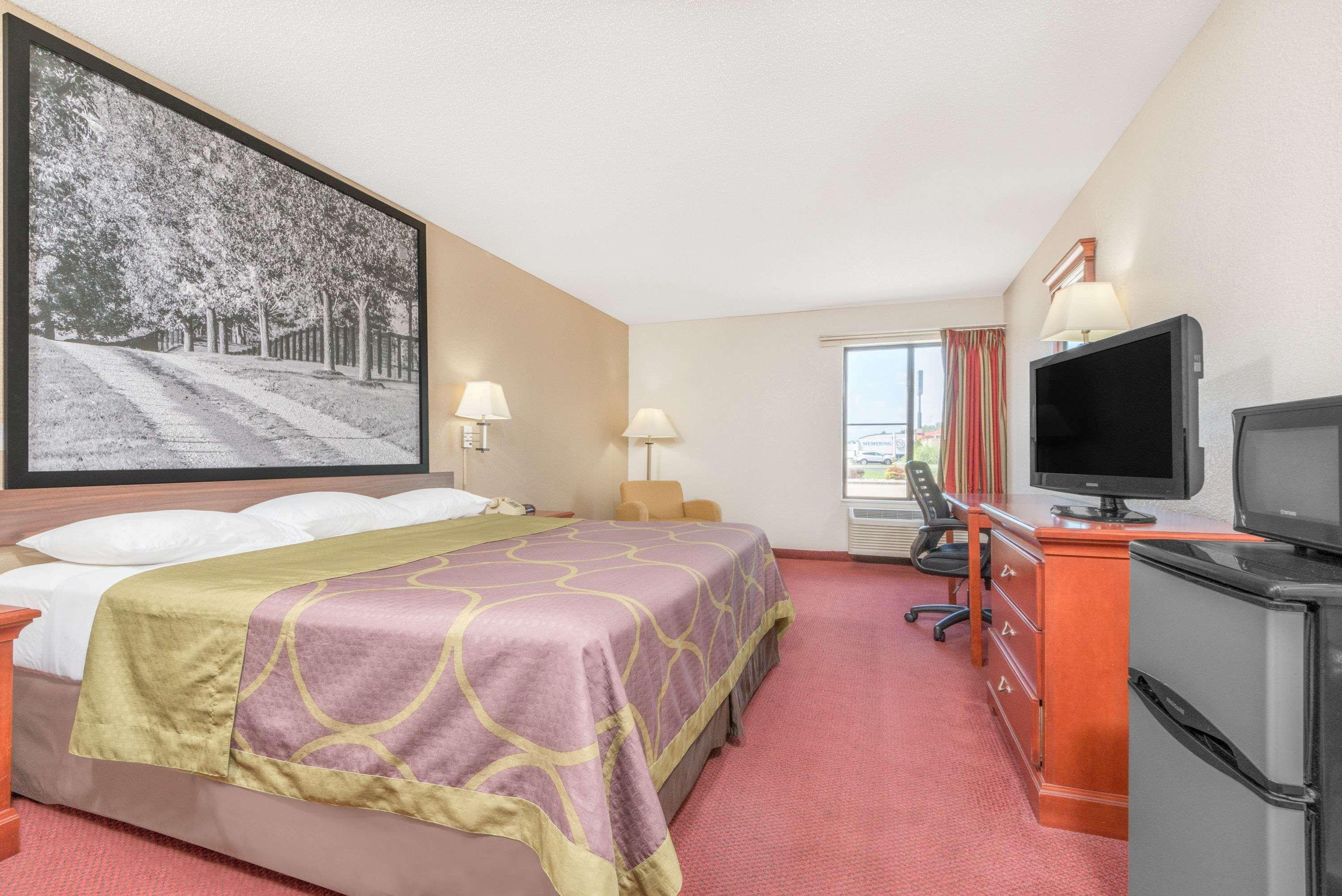 Super 8 By Wyndham Vincennes Motel Eksteriør bilde